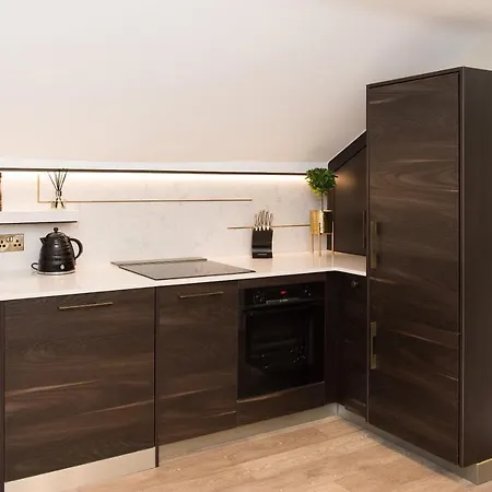 Apartment Cheltenham By Serviced