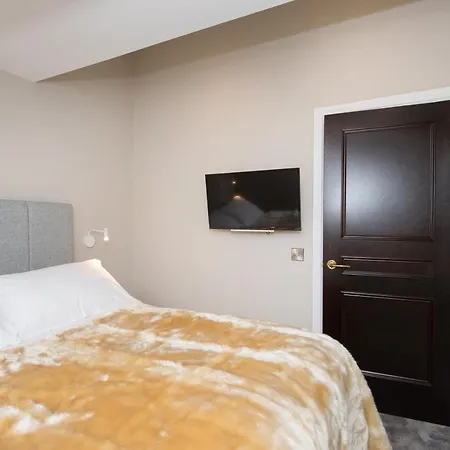 Apartment Cheltenham By Serviced