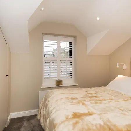 Cheltenham By Serviced Harrogate