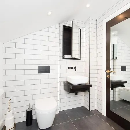 Apartment Cheltenham By Serviced *