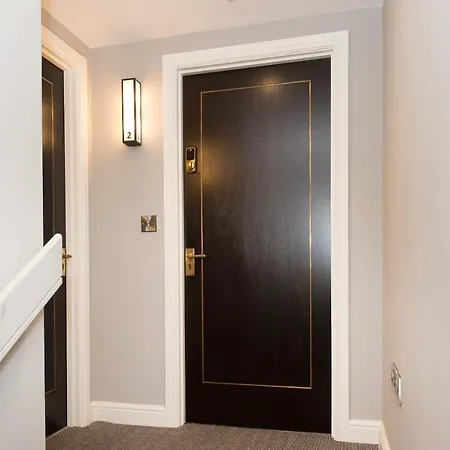 Cheltenham By Serviced Apartment